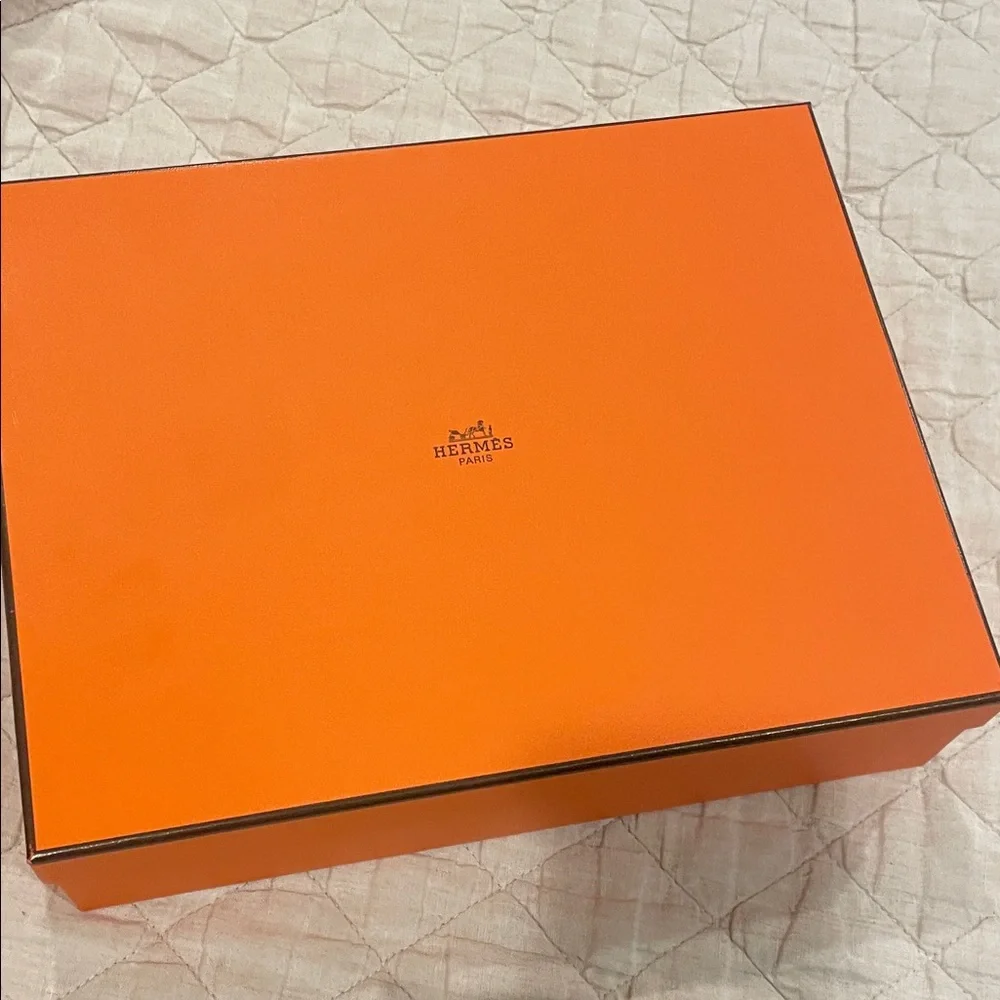 Hermes box fits orans - Picture 1 of 3